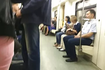 चरण माँ और सौतेले बेटे चुंबन सोफे पर सनी लियोन सेक्सी मूवी
