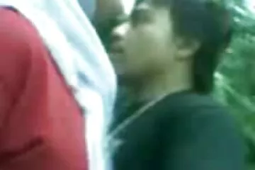 अन्ना अश्लील वीडियो देखने सनी लियोन बीएफ मूवी के लिए उत्साहित है और उसे बिल्ली हस्तमैथुन शुरू कर दिया