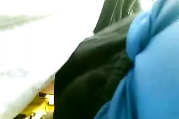 मैं अंत में मेरी सौतेली माँ चूमा जब वह फंसे था सनी लियोन की सेक्सी मूवी ।