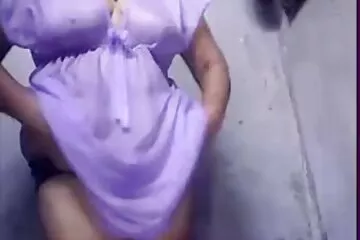 सुबह उठने लियोन सेक्सी मूवी पर आकाश में सुंदरता के साथ संवाद करें